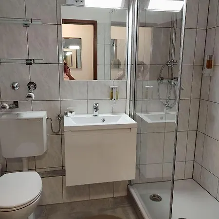Apartmán Auszeit-Mit-Pool-Wohnung-70-Qm-Sehr-Zentral-Gelegen *